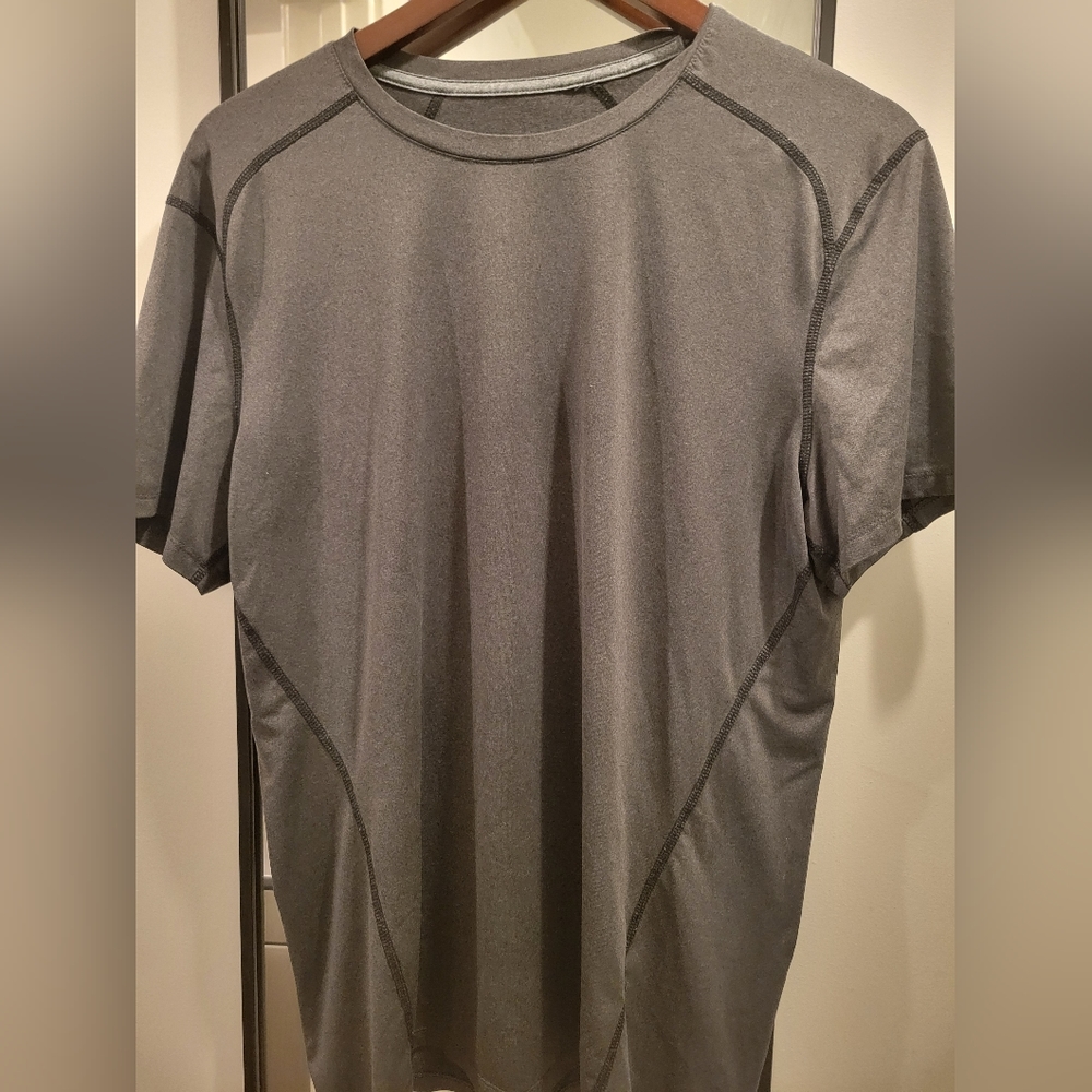 Mens Vintage H&M Training T Shirt in Gray Size Small